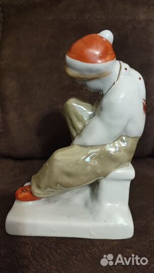 Статуэтка фарфор Фигурист
