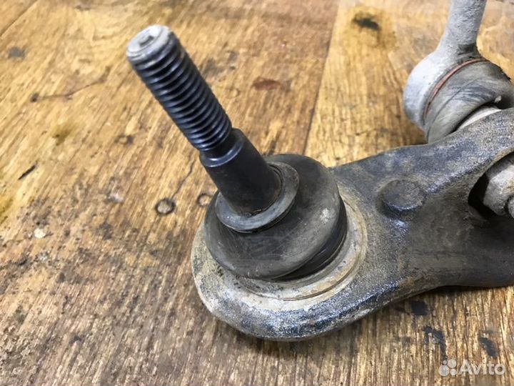 Рычаг подвески верхний передний левый Land Rover