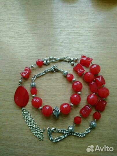 Колье и браслет из бусин