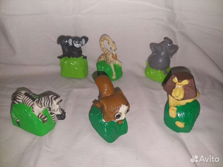 Игрушки мини-киндер