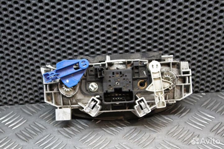 Блок управления климатической установкой Renault D