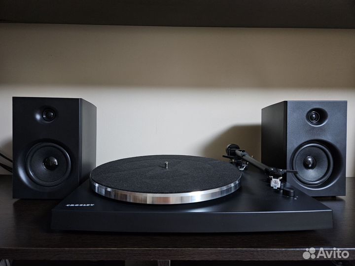 Проигрыватель винила Crosley T150