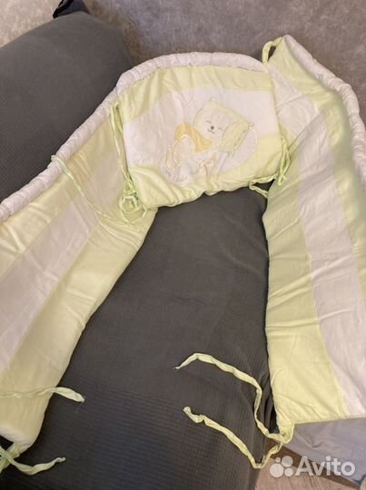 Бортики в кроватку с постельным бельём