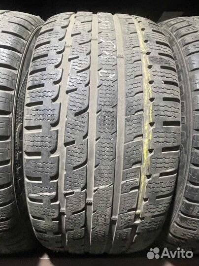 Kumho I'Zen KW27 245/45 R17