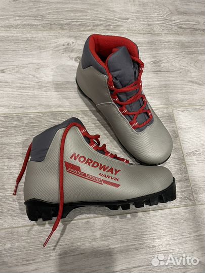 Лыжные ботинки