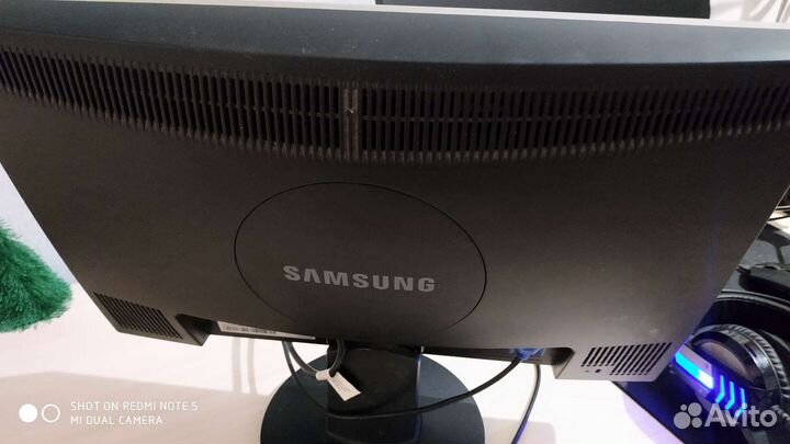Монитор Samsung 22 дюйма