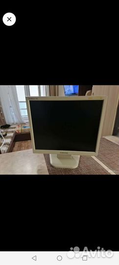 Монитор Samsung