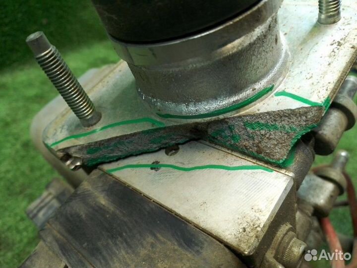 Цилиндр тормозной главный Toyota Land Cruiser Prad