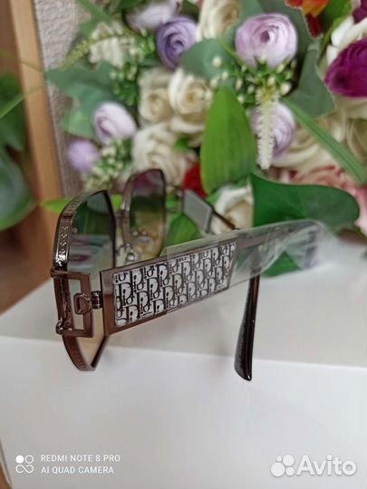 Солнцезащитные очки