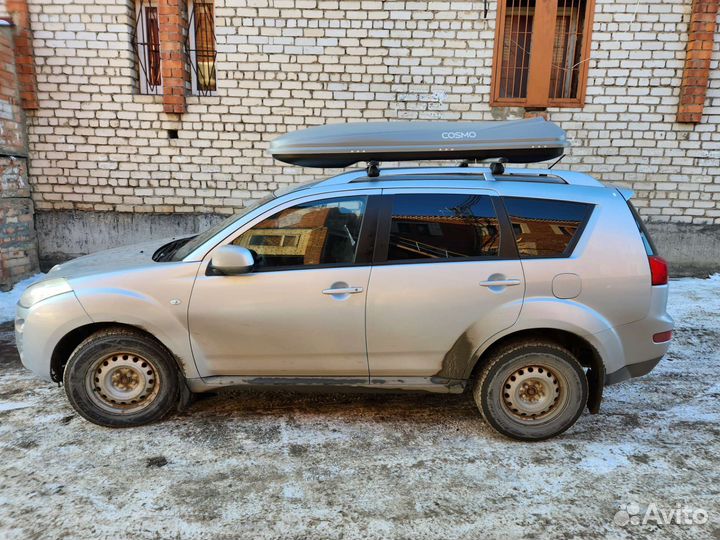 Автобокс на крышу yuago 