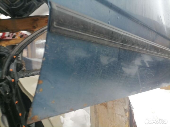 Передняя правая дверь Volvo 940