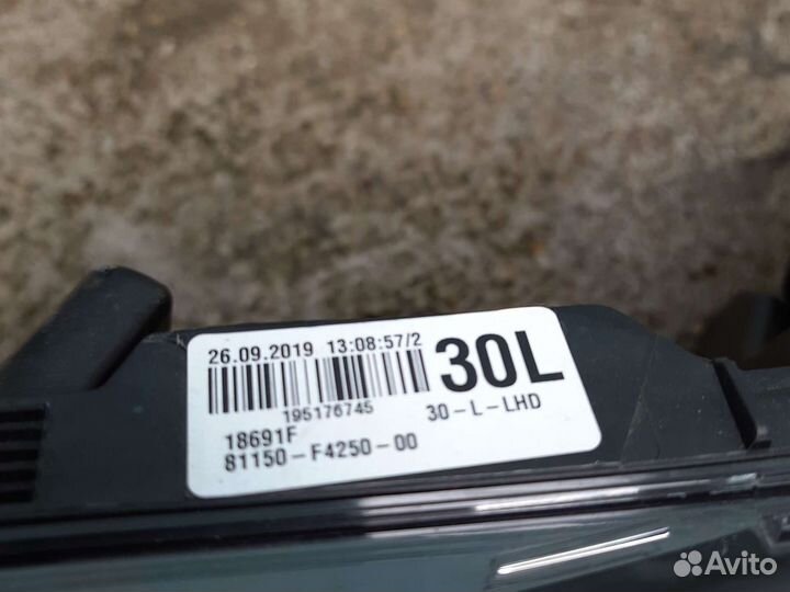 Фара левая Toyota C-HR 2019