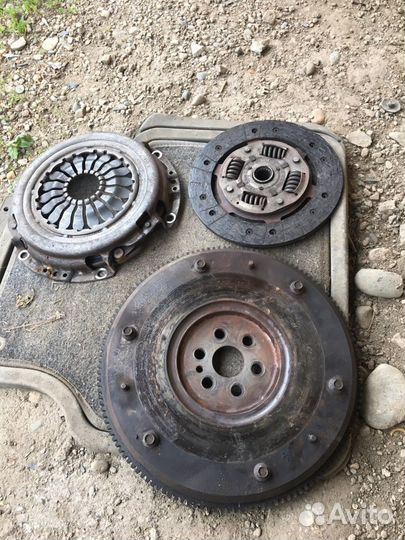 Форд Фокус-1 Маховик Корзина и диск сцепления 1.6