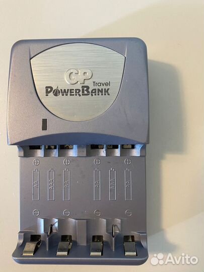 Зарядное устройство для аккумуляторных батареек GP