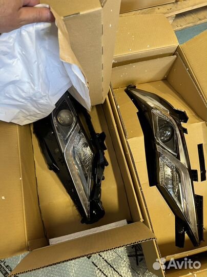 Рестайлинговые фары Toyota Camry 70 75 2020+