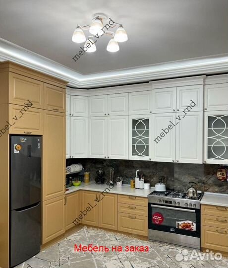 Кухонный гарнитур / Кухни на заказ