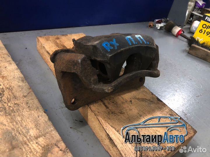 Суппорт передний правый Lexus RX300 RX1 RX