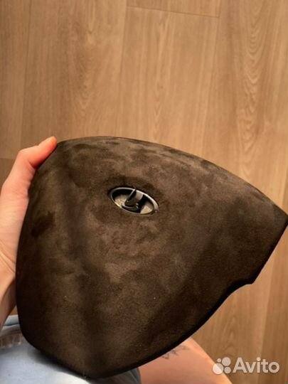 Перетяжка салона автомобиля алькантарой