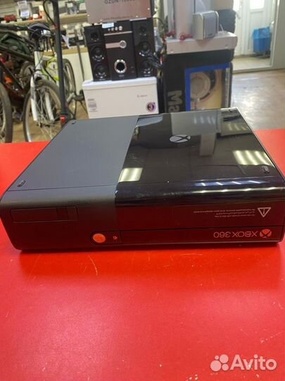 Игровая приставка Microsoft Xbox 360 E 500 гб HDD