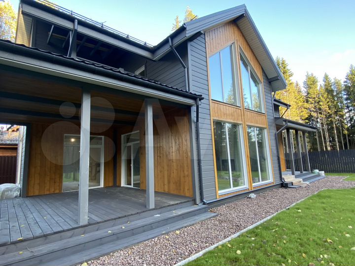 Дом 280 м² на участке 12 сот.