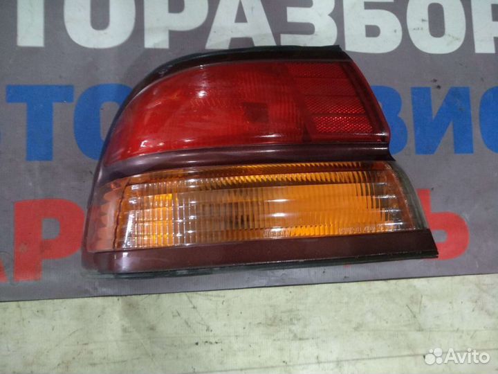 Фонарь задний левый Nissan Maxima A32