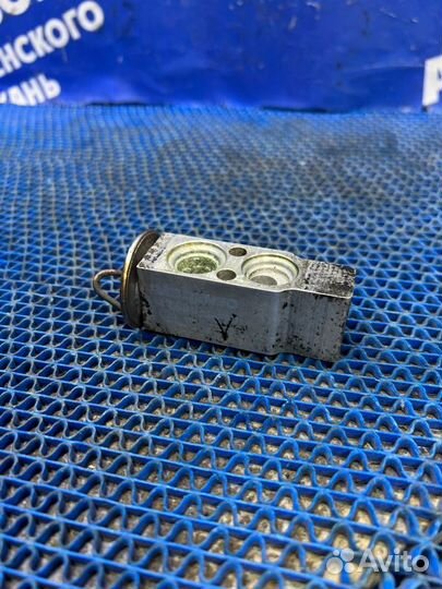 Клапан кондиционера Toyota Sprinter седан 1994