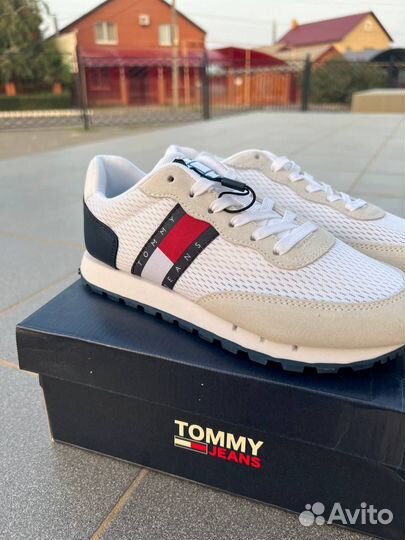 Кроссовки женские tommy