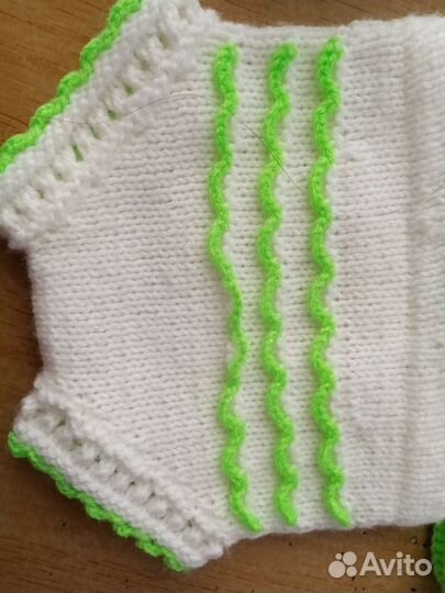 Два вязаных комплекта одежды для кукол 42 см