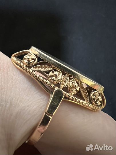 Перстень золотой