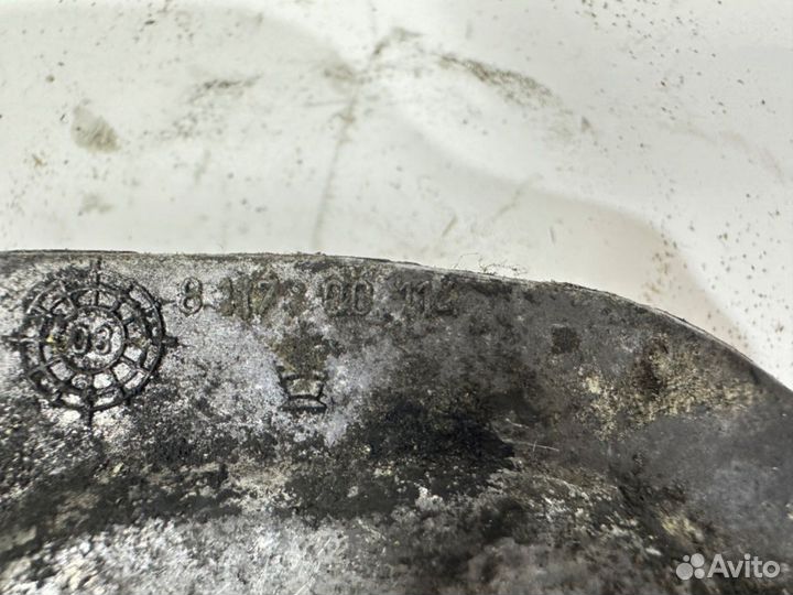 Кронштейн двигателя audi a4 b5 8d0199335