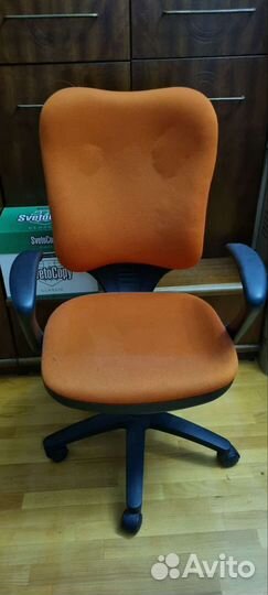 Компьютерное кресло бу в хорошем состоянии