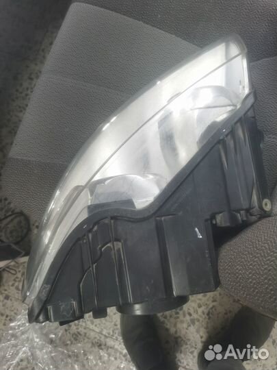 Фара галогеновая левая Volkswagen Touareg