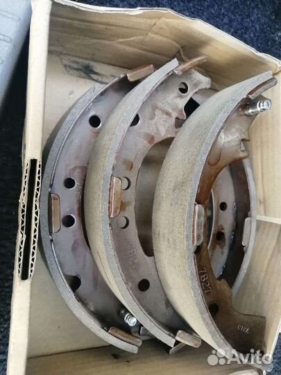 Тормозные колодки Toyota ipsum