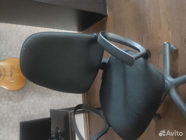 Офисное кресло