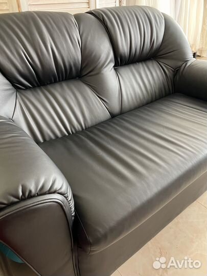 Диван кожаный офисный