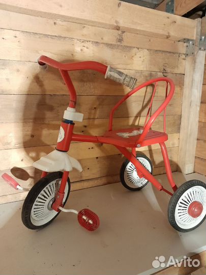 Трехколесный велосипед