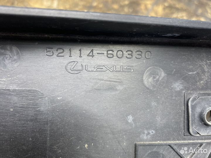 Toyota Land Cruiser 200 Подиум номерного знака