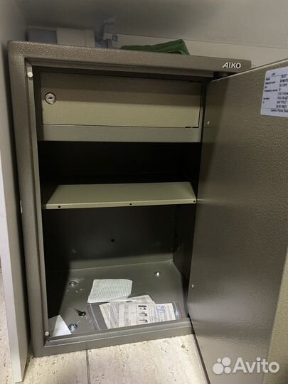 Сейф металлический