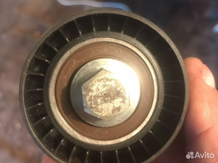 Ролик обводной