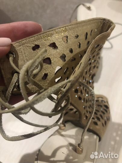 Босоножки 39