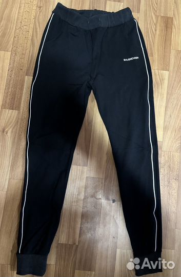 Костюм женский спортивный