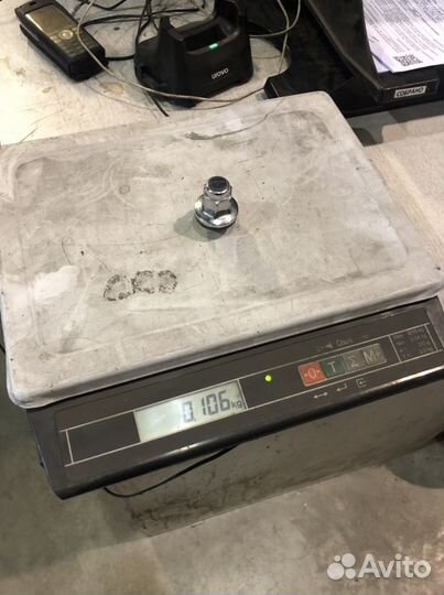 Гайка на колесо Toyota Land Cruiser и Lexus