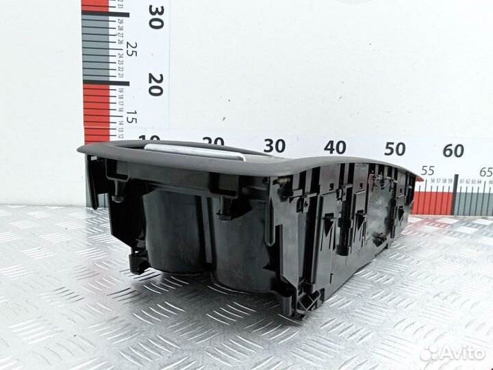 Бардачок Volkswagen Passat CC 2009