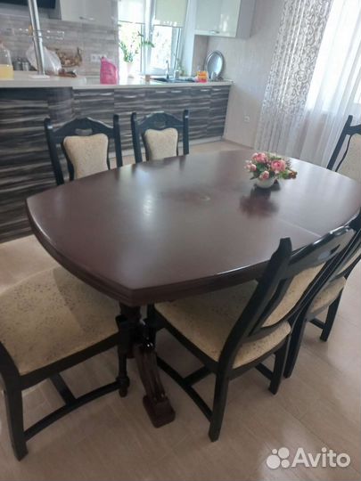 Стол обеденный и стулья из массива