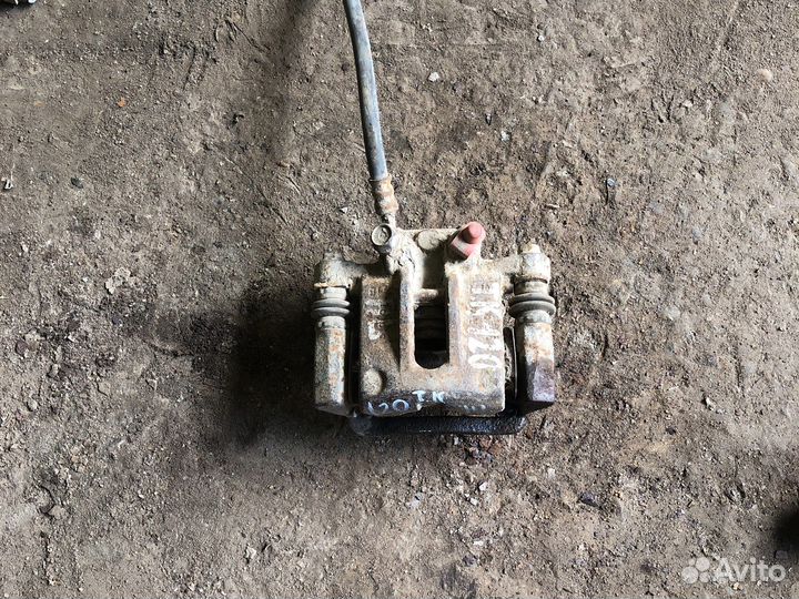 Toyota corolla 120 Суппорт