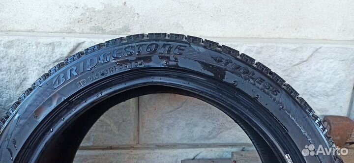 Bridgestone Blizzak VRX 215/45 R17