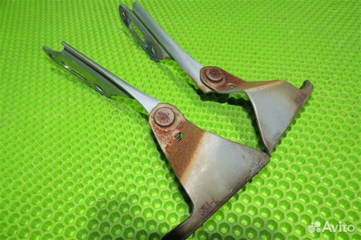 Петля капота Honda Cr-V RD7 K24A 2005