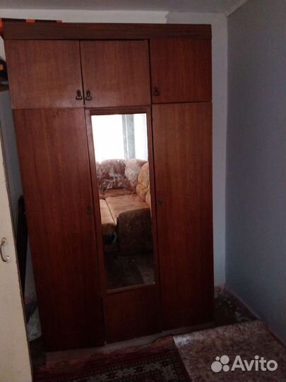 Шифоньер с зеркалом