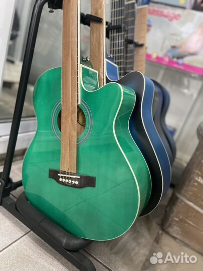 Классическая / акустическая гитара