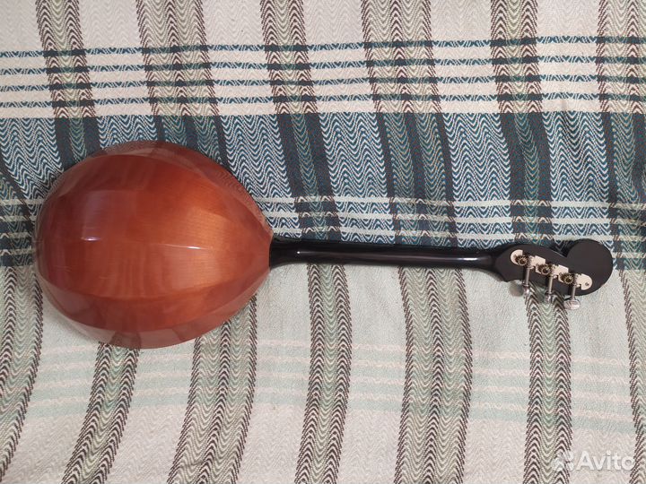 Домра малая трехструнная